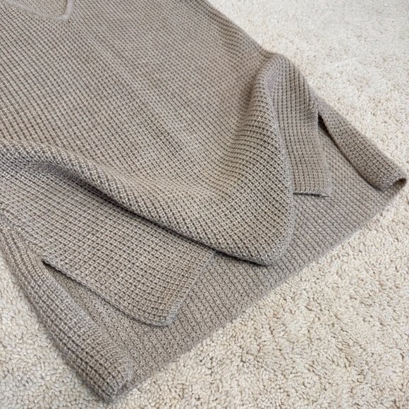 St. John Fall 2013 Collection 100% Wool Sleeveless Sweater Top - Picture 12 of 16